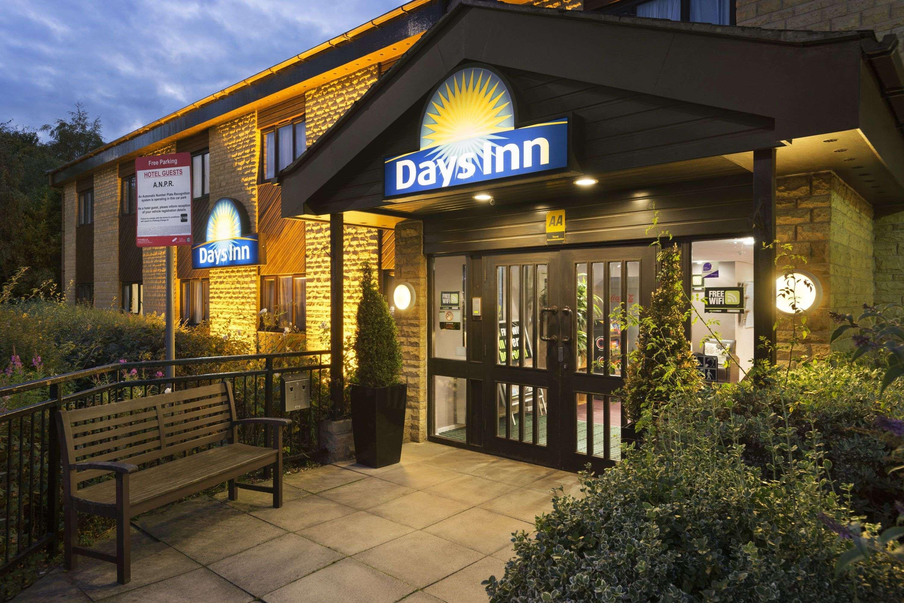 Days Inn Bradford M62 Екстериор снимка